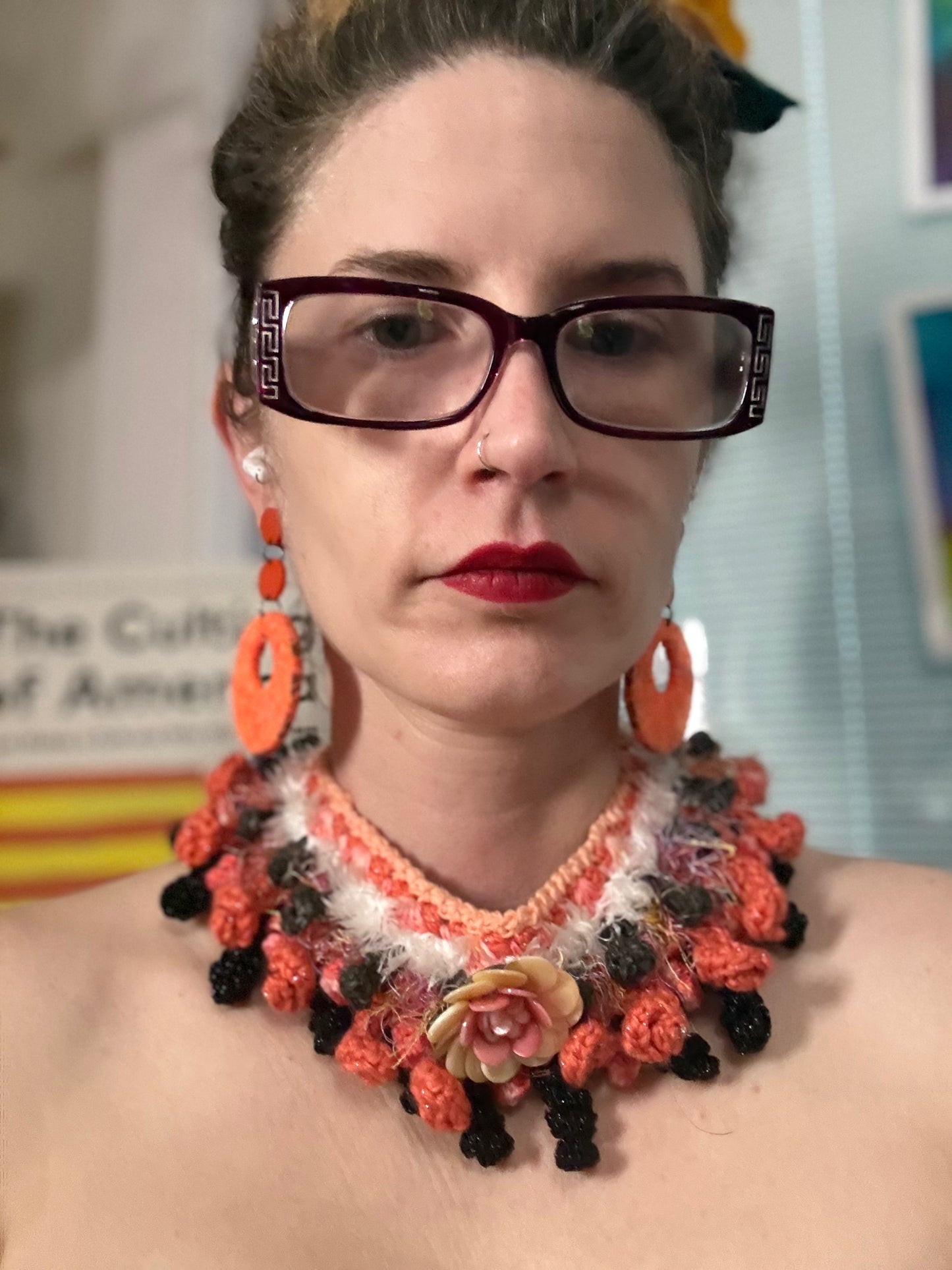 Love bomb collar: Queen Elizabeth