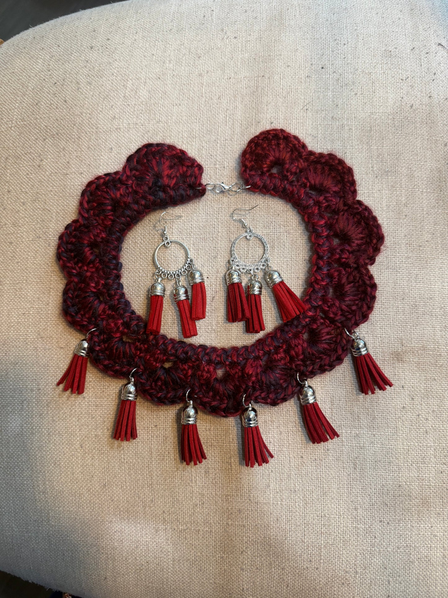 Fringe belief collar (5): Deep Red with earrings