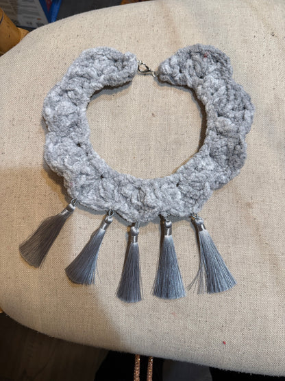 Fringe belief collar: gray chenille 5 tassels