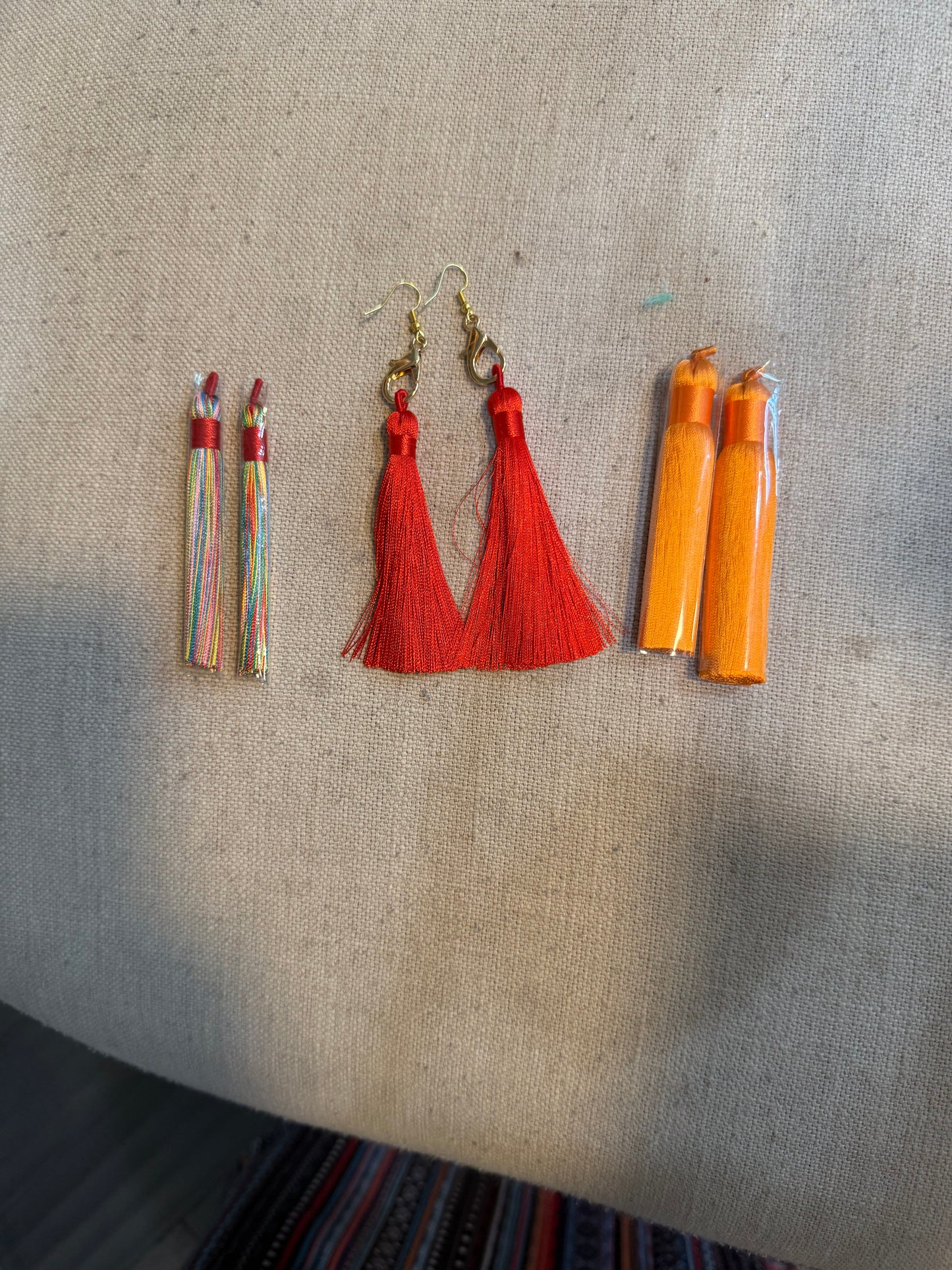 Fringe belief earrings: interchangeable tassel (3 colors)