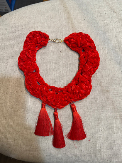 Fringe belief collar: Red chenille