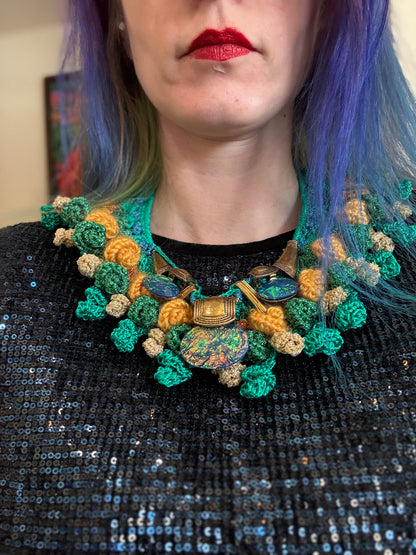 Love bomb collar: Cleopatra