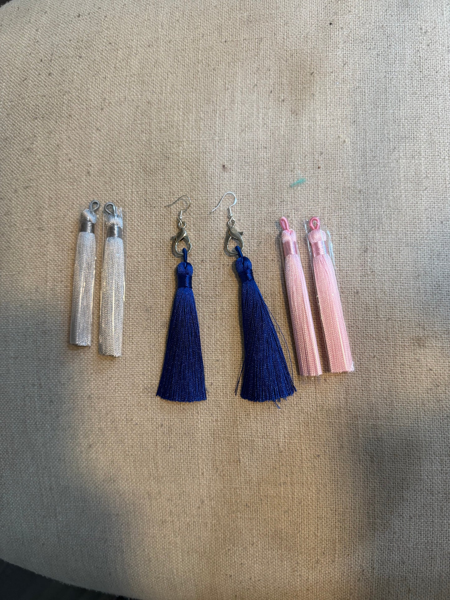 Fringe belief earrings: interchangeable tassel (3 colors)