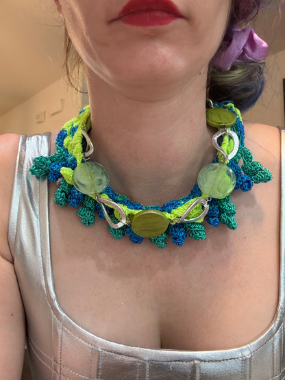 Love bomb collar: green as the day is long