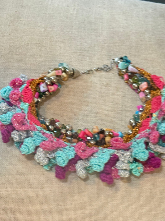 Love bomb collar: spaced out