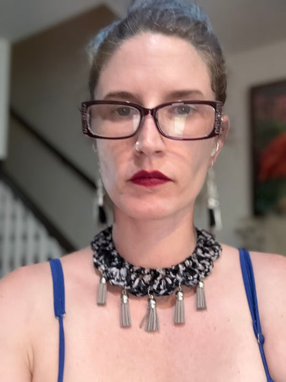 Fringe belief collar (11): Black and White with earrings