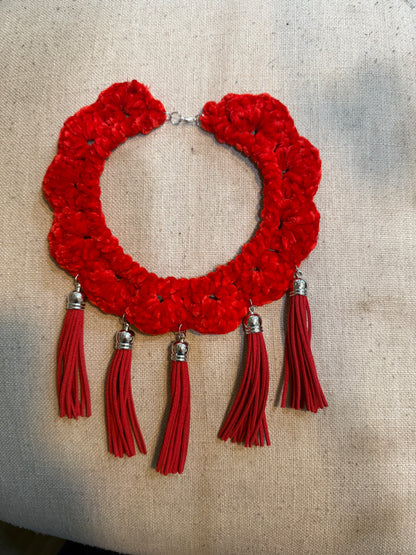 Fringe belief collar (9): bright red