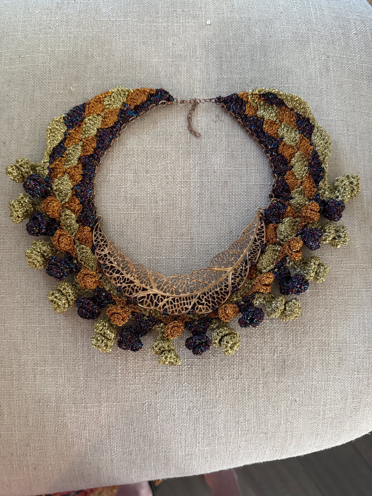 Love bomb collar: fall leaves