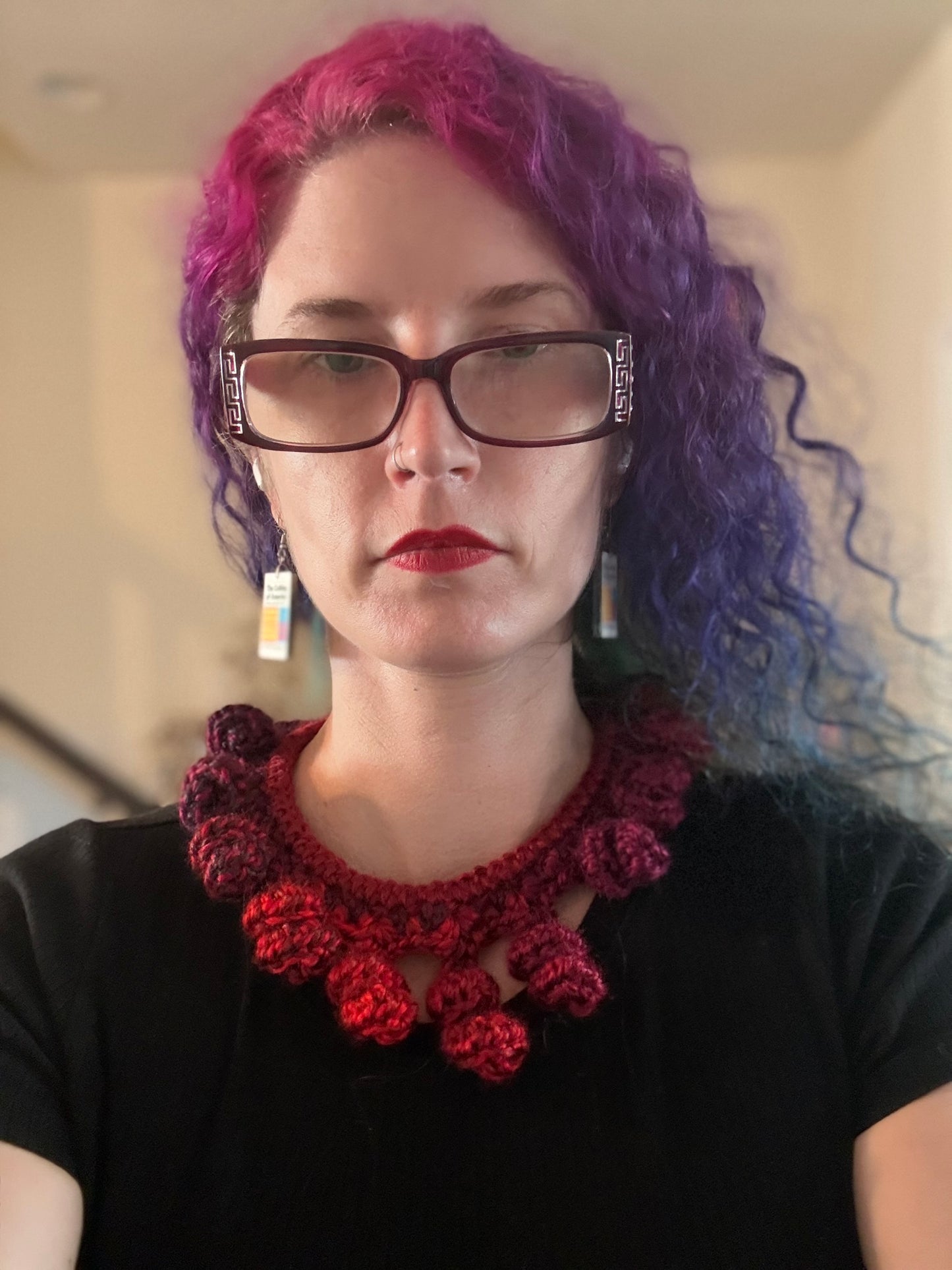 Twisted logic Lovebomb collar: red