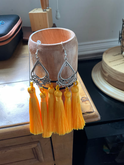Fringe belief earrings: Yellow