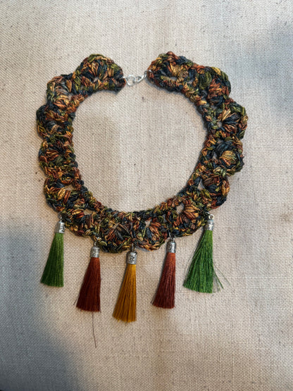 Fringe belief collar (8): green and brown with earrings