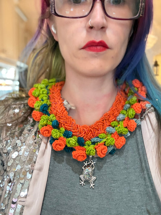 Love bomb collar: Frog the system