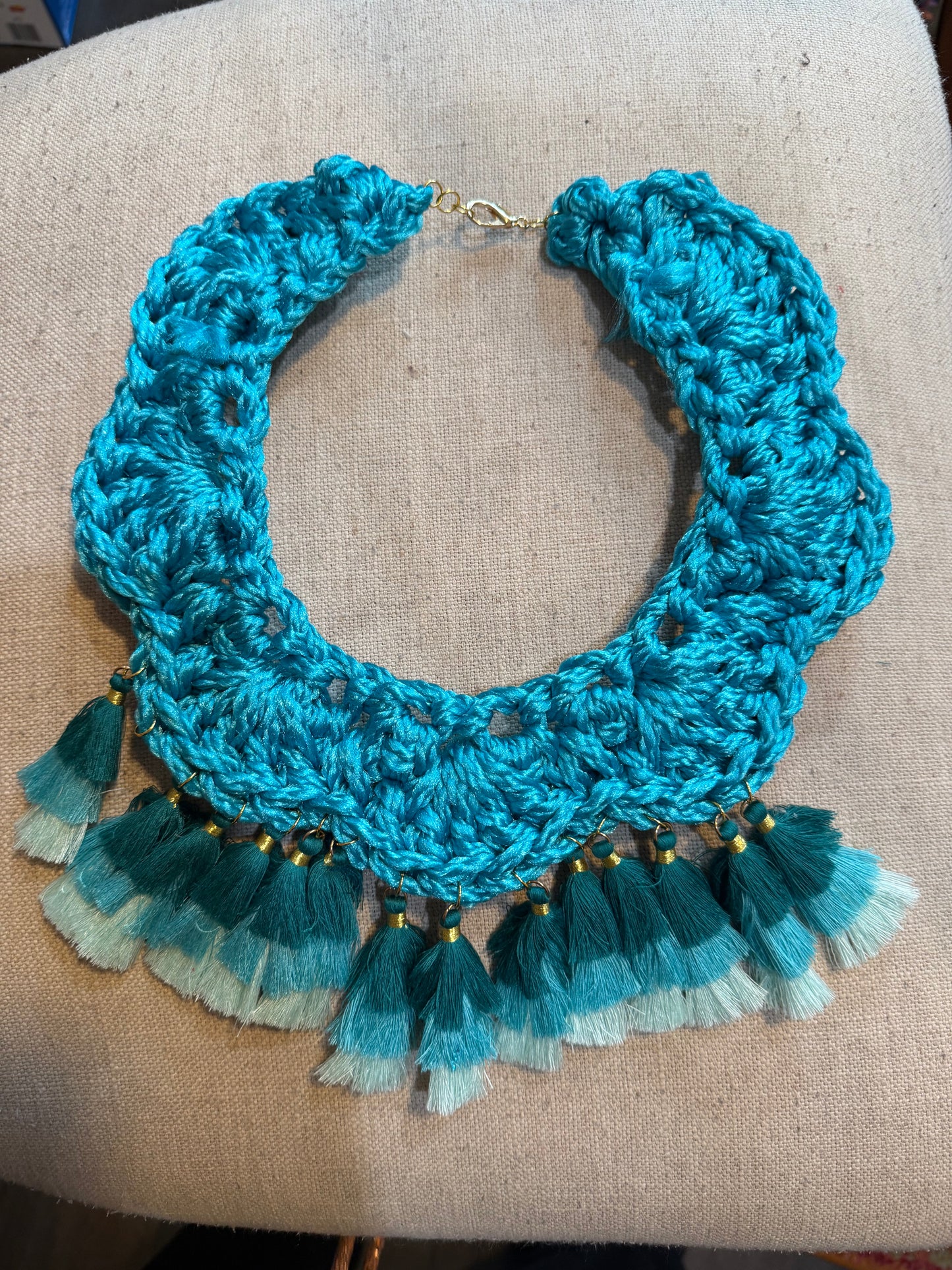 Fringe belief collar: teal rope