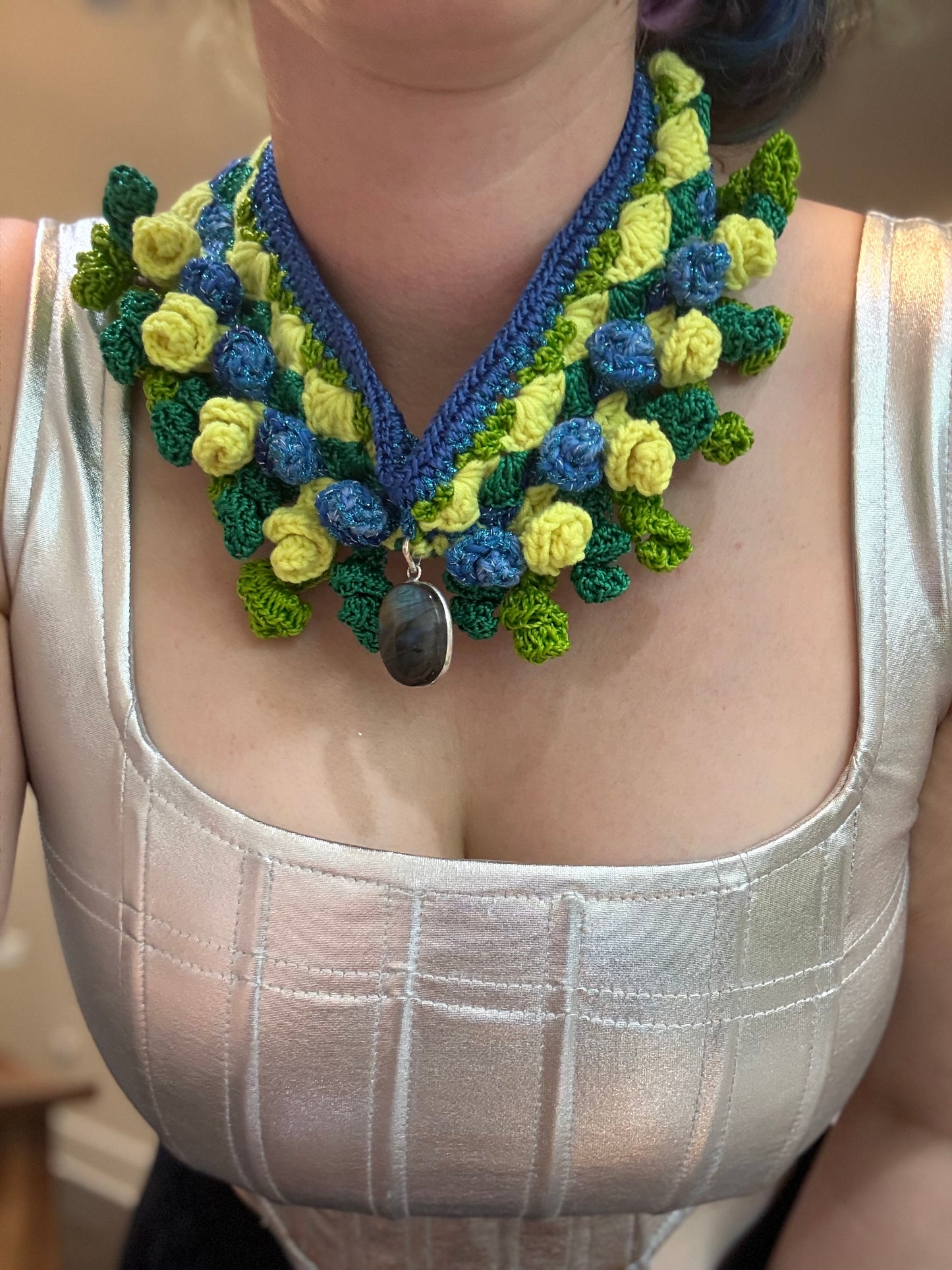 Love bomb collar: a crisp summer’s day
