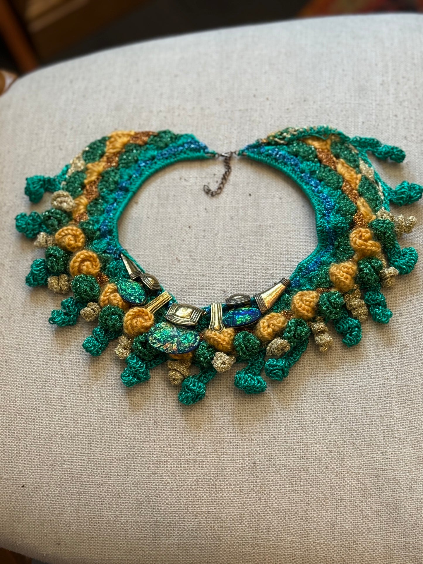 Love bomb collar: Cleopatra