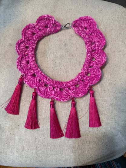 Fringe belief collar (29): hot pink with white flecks