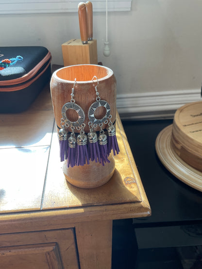 Fringe belief collar (3): Purple tassels and earrings