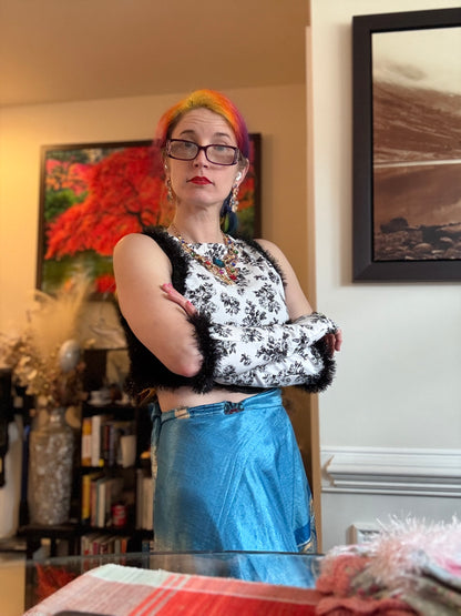 Delayed adolescence, crop top and sleeves