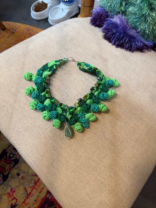 Love bomb collar: it’s summertime!