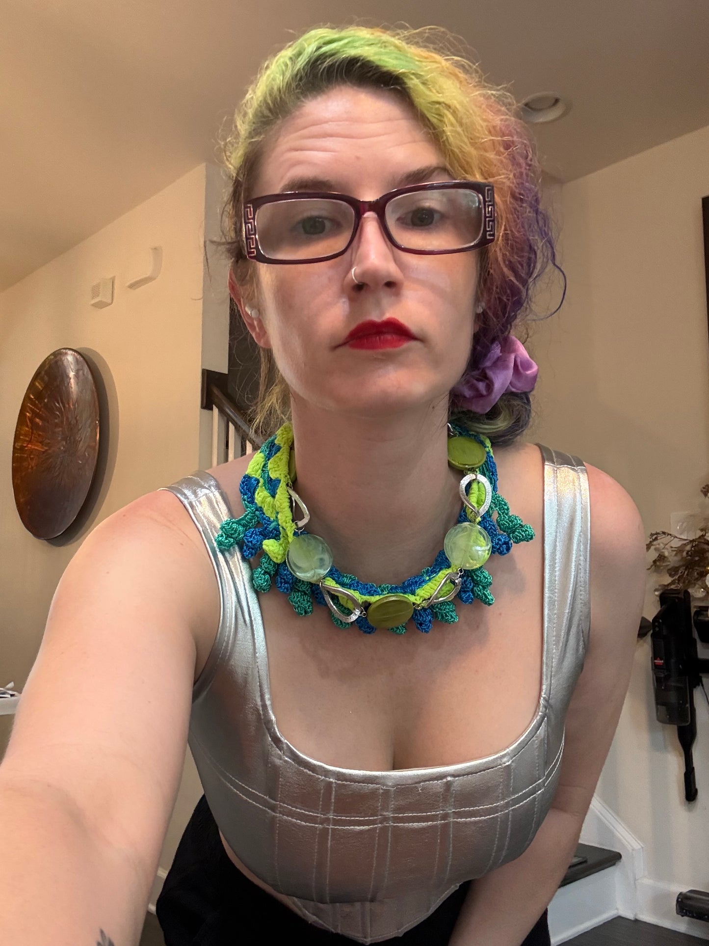 Love bomb collar: green as the day is long