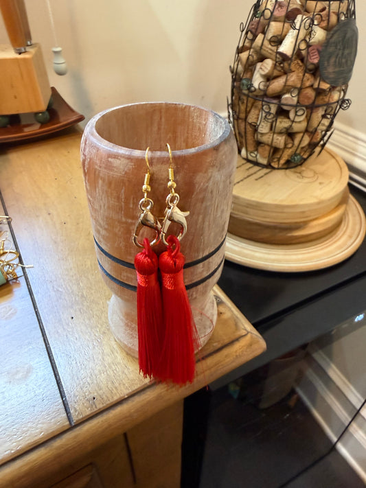 Fringe belief earrings: interchangeable tassel (3 colors)