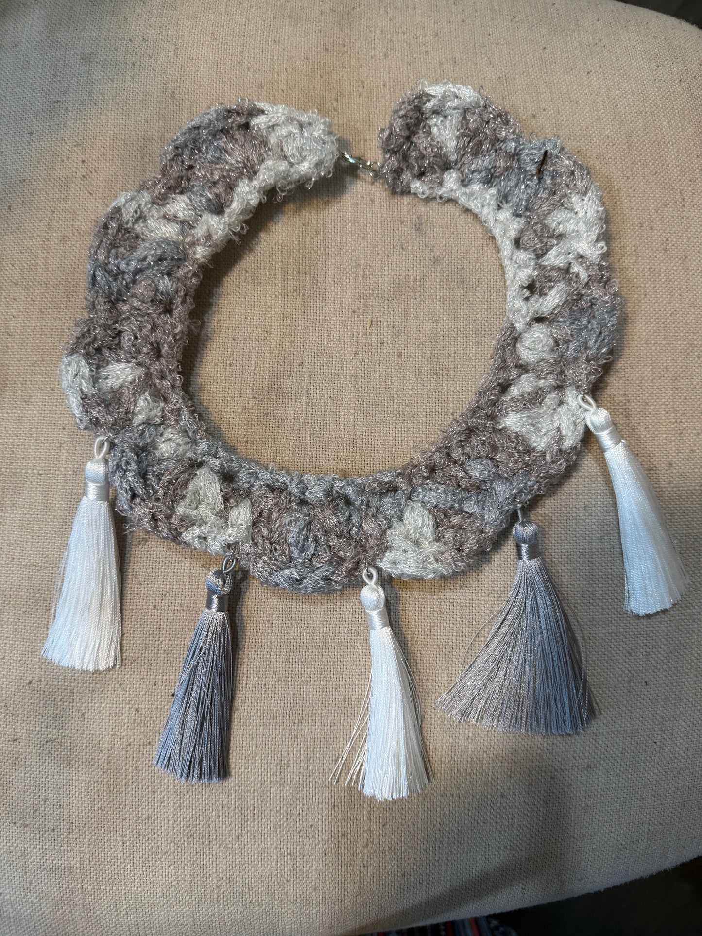 Fringe belief collar (28): Silver and White