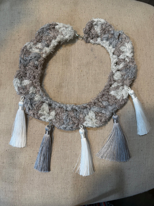 Fringe belief collar (28): Silver and White
