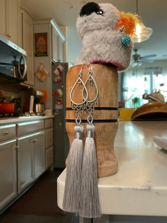 Fringe belief earrings—Gray tassel
