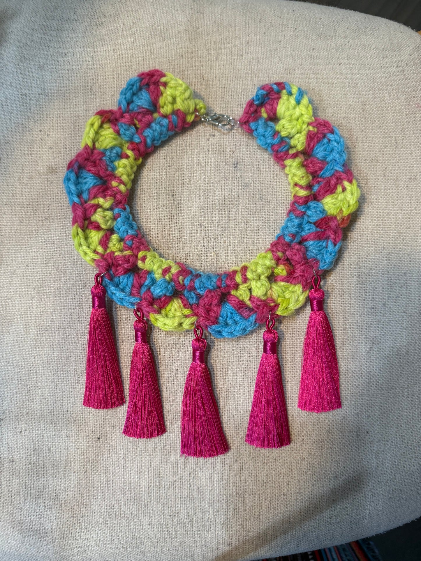 Fringe belief collar (31): bright camo