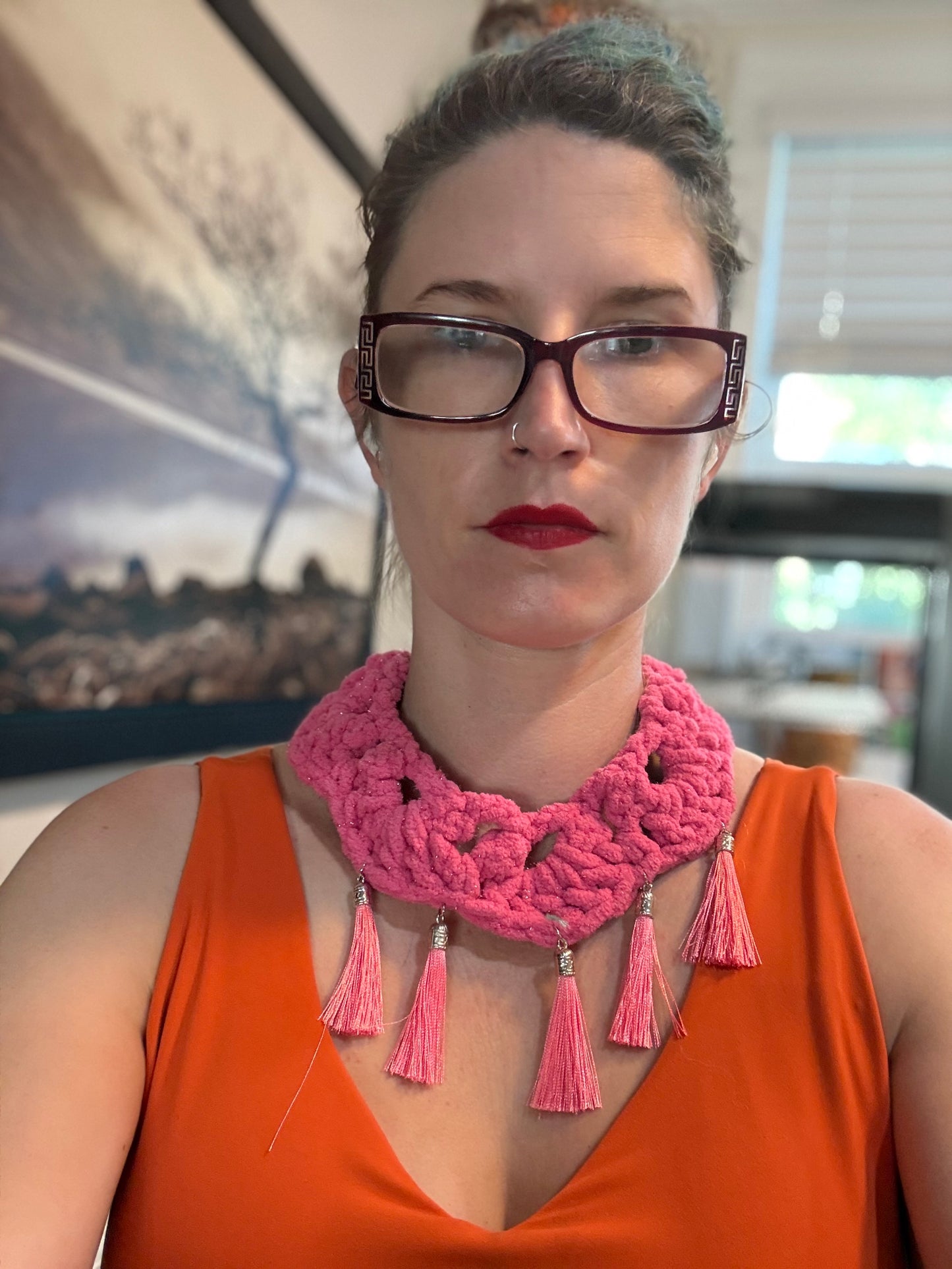 Fringe belief collar (32): Pink chenille with earrings