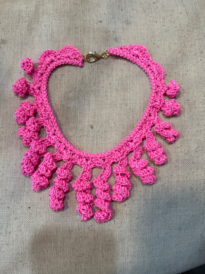 Twisted logic Lovebomb collar: neon pink