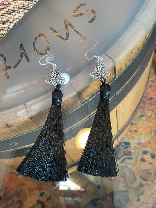 Fringe belief earrings: Black