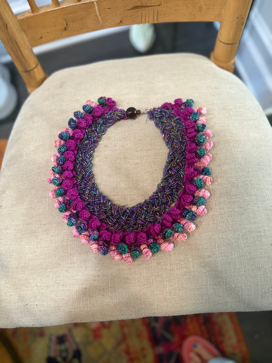 Love bomb collar
